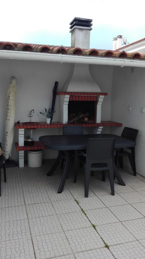 Vila Casinha Res Do Chao Na Nazare Com Quintal E Barbecue Exteriér fotografie